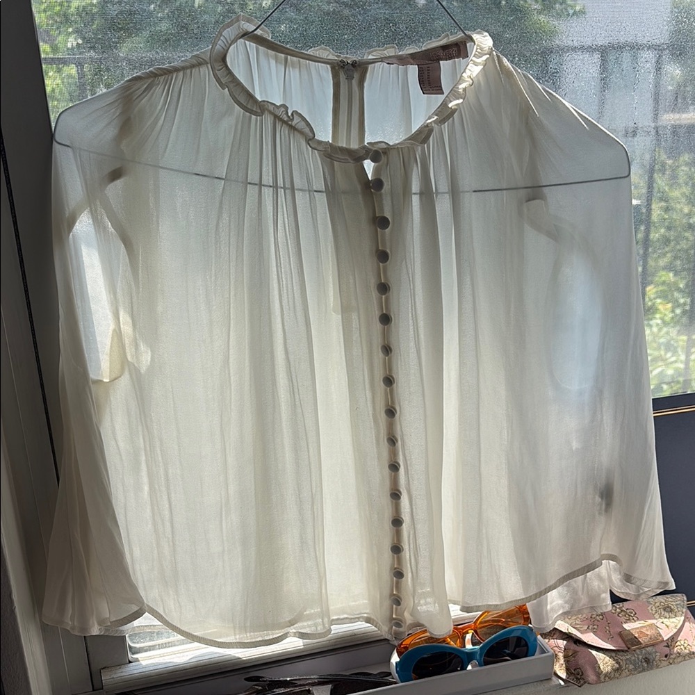 Forever 21 Contemporary Elegant Sheer Buttoned White Blouse M